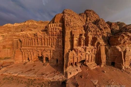 Choáng ngợp kỳ quan khảo cổ học nổi tiếng nhất Trung Đông 