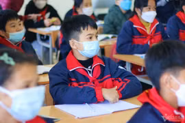 Các trường học Hà Nội tạm dừng hoặc điều chỉnh việc học khi AQI≥ 301