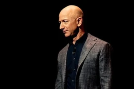 Nếu đang bất lực, hãy nghe Jeff Bezos nói điều này