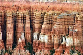 Cảnh quan dị thường độc nhất vô nhị ở Vườn quốc gia Bryce Canyon 