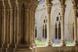 Tu viện nghìn năm tuổi đầy huyền thoại, nhiều vị vua yên nghỉ 