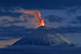 7 núi lửa đồng loạt trỗi dậy sau động đất khiến Nga rung chuyển