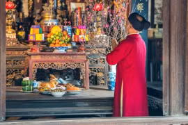 Đọc thầm trong tâm hay thành tiếng khi khấn mới linh nghiệm?