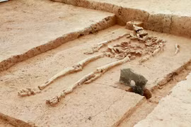 Hiện vật bí hiểm ở ngoại thành Hà Nội khiến giới khảo cổ xôn xao