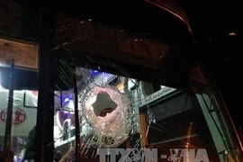 Một số ô tô vỡ kính nghi do bị ném đá khi lưu thông trên cao tốc Bắc - Nam