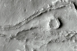 Tìm thấy bằng chứng mới về sự tồn tại của nước trên Sao Hỏa