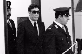 Rúng động mạng lưới ma túy xuyên lục địa núp bóng tiệm pizza