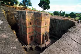 Nhà thờ 900 tuổi tạc từ đá nguyên khối nổi tiếng nhất châu Phi 