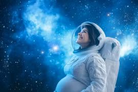 Điều gì xảy ra khi con người mang thai và sinh con ngoài vũ trụ?