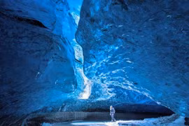 Vẻ đẹp siêu thực của hang động băng nổi tiếng nhất nước Mỹ 