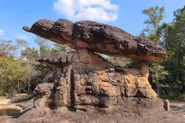 Chiêm ngưỡng kỳ quan đá thiên nhiên kỳ ảo có 1-0-2 của Thái Lan