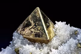 Kim loại có tên 'vàng ngu' khiến vô số người bị lừa 