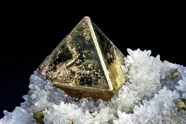 Kim loại có tên 'vàng ngu' khiến vô số người bị lừa 