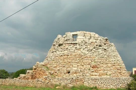 Cận cảnh những tòa tháp đá 3.000 tuổi, có 1-0-2 thế giới