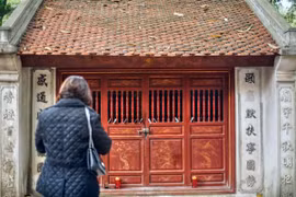 Vì sao con người cần một nghi lễ 'giải tỏa bất an' dịp đầu năm? 