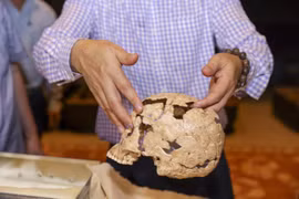 Bộ xương 12.000 năm tuổi ở Tràng An gây chấn động giới khảo cổ học 