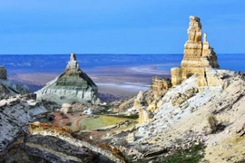 Khám phá hoang mạc lạnh bí ẩn giữa trung tâm châu Á