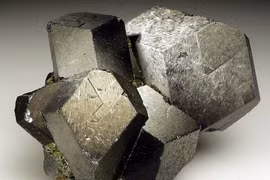 Khoáng vật “nam châm tự nhiên” hé lộ bí mật từ trường Trái Đất