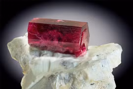 Ngọc quý 'độc bản' hiếm có khó tìm trên thế giới