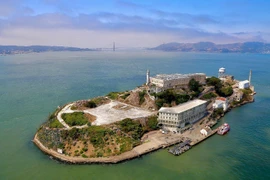 Vụ vượt ngục trót lọt duy nhất ở nhà tù khét tiếng Alcatraz 