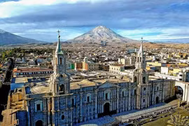 Cảnh quan kỳ vĩ của thành phố cổ nổi tiếng nhất Peru 