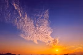 Mây phượng hoàng xuất hiện trước hỏa hoạn Hong Kong trùng hợp hay cảnh báo?