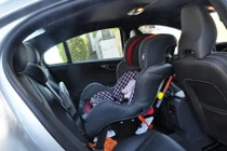 Cục CSGT giải đáp quy định ô tô chở trẻ phải có ghế trẻ em