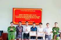  Khen thưởng ba cá nhân dũng cảm cứu người đuối nước ở Hà Tĩnh