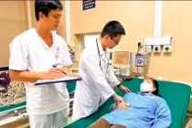 Bệnh nhân 49 tuổi ngộ độc khí CO vì đốt than trong phòng kín trị cảm cúm