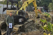  Làm rõ đối tượng đốt xe máy xúc do mâu thuẫn làm ăn ở Bắc Ninh