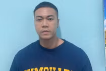 Triệu tập thanh niên đánh nữ shipper giao thức ăn ở TP HCM