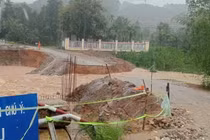 Nỗ lực liên lạc với 600 hộ dân xã Trà Leng bị mất liên lạc do mưa lũ