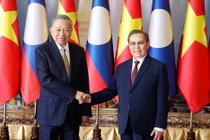 Việt Nam luôn coi trọng quan hệ đặc biệt 'có một không hai' với Lào