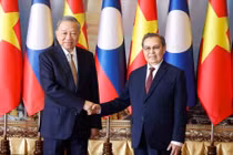 Việt Nam luôn coi trọng quan hệ đặc biệt 'có một không hai' với Lào