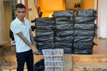 Mật phục bắt đối tượng vận chuyển 315kg pháo lậu qua biên giới lúc rạng sáng