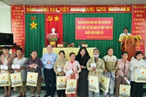 Chủ tịch Phan Xuân Dũng và Đoàn Đại biểu Quốc hội tỉnh Khánh Hòa tiếp xúc cử tri xã Phước Dinh