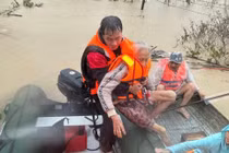  Công an Gia Lai dốc toàn lực hỗ trợ người dân vùng lũ