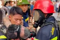 Kịp thời giải cứu người đàn ông bị mắc kẹt trong đám cháy