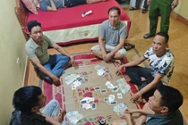 Sát phạt trên chiếu bạc bằng hình thức đánh 'lốc' ở Quảng Ninh
