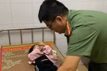 CA cấp tốc băng hơn 45 km đường rừng trong mưa bão đưa cháu nhỏ đi cấp cứu