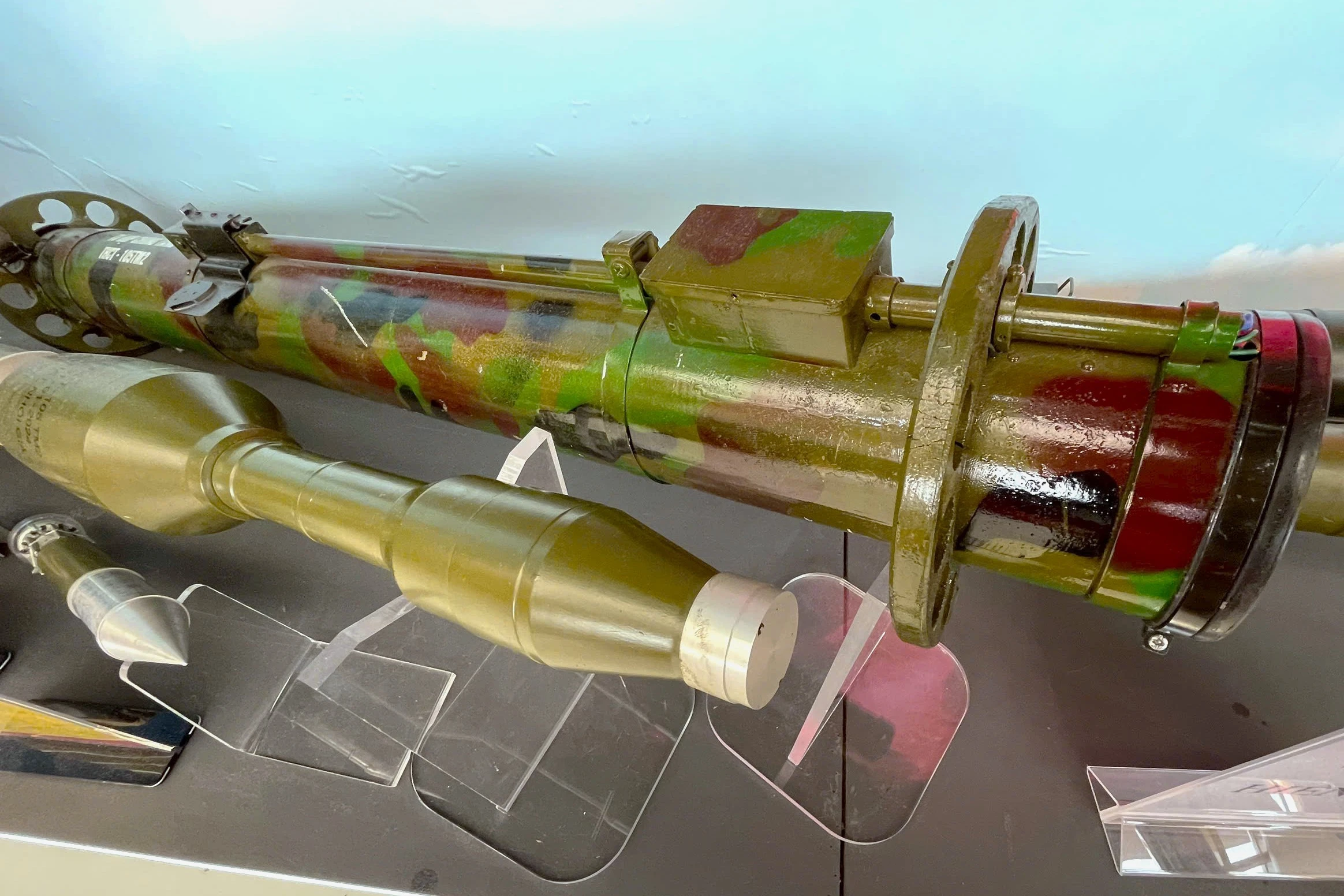 Cận cảnh tổ hợp chống tăng bắn đạn kép do Việt Nam chế tạo