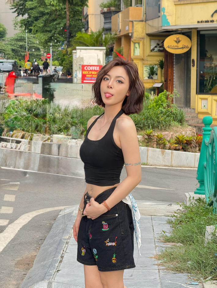Những hình ảnh này của nữ xạ thủ nhanh chóng thu hút sự chú ý của cộng đồng mạng và người hâm mộ thể thao.