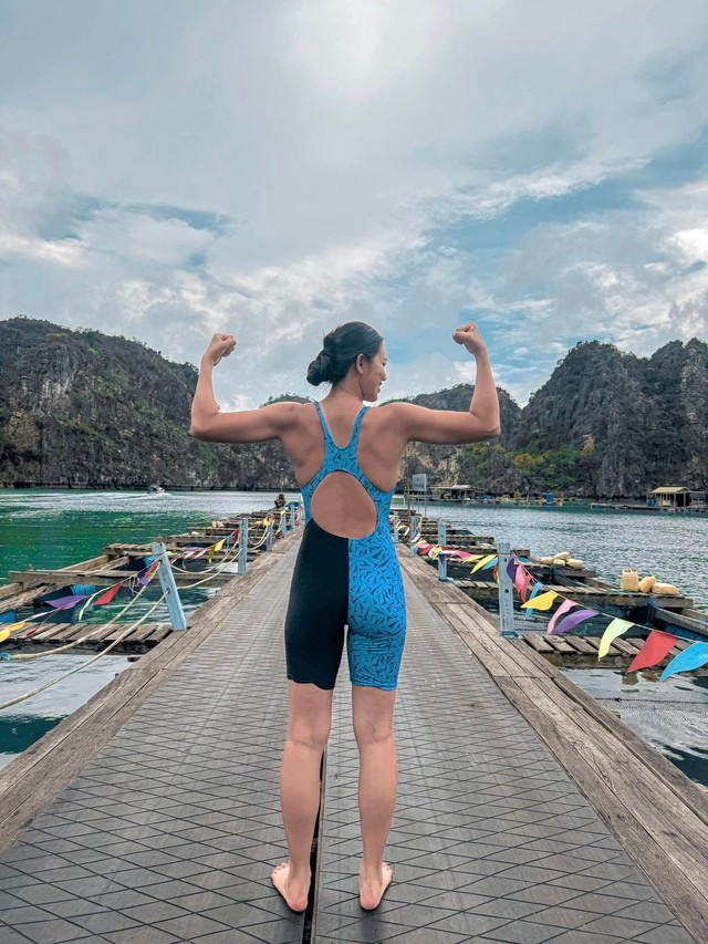 Dù đã rút lui khỏi đội tuyển quốc gia, Ánh Viên vẫn duy trì chế độ tập luyện nghiêm ngặt, thể hiện qua thân hình vạm vỡ và phong thái tự tin. Người hâm mộ không chỉ ngưỡng mộ tài năng mà còn khâm phục ý chí, kỷ luật và tinh thần thể thao không ngừng nghỉ của “tiểu tiên cá”.