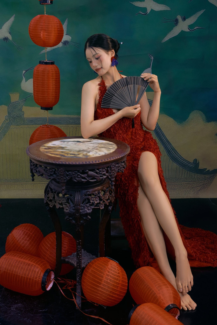 Không chỉ ghi dấu bằng thành tích, Đỗ Thị Ánh Nguyệt còn được người hâm mộ ưu ái gọi là "hot girl bắn cung" nhờ vẻ đẹp vừa dịu dàng, vừa mạnh mẽ.