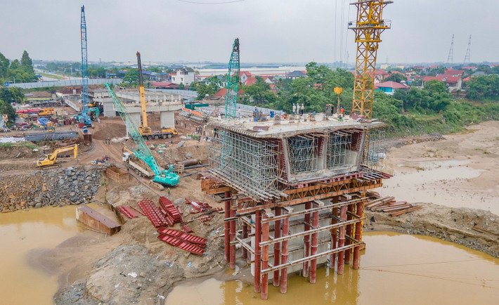Dự án xây dựng Cầu Phong Châu mới có chiều dài khoảng 652,88 m, điểm đầu dự án thuộc địa phận xã Phùng Nguyên, (huyện Lâm Thao, Phú Thọ) và điểm cuối thuộc địa phận xã Vạn Xuân, (huyện Tam Nông, Phú Thọ). Ảnh: Báo Xây dựng