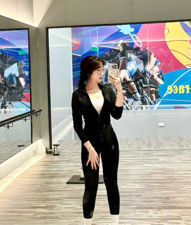 Nhờ sự kết hợp giữa tài năng và ngoại hình xinh đẹp, Thảo Trần đã xây dựng được một lượng người theo dõi đông đảo với gần nửa triệu người theo dõi. Được yêu mến, gái xinh cũng rơi vào tình trạng bị giả mạo danh tính. Nữ đầu bếp xinh đẹp không ít lần cảnh báo với người hâm mộ để tránh rơi vào bẫy lừa đảo.