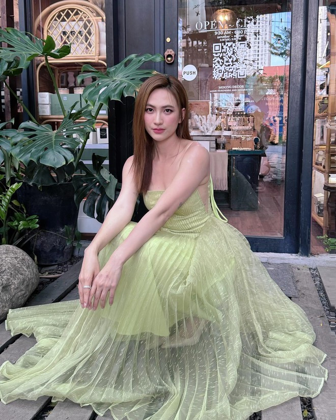 Netizen dành nhiều lời khen cho visual của Phương Anh Đào, nhưng lại so sánh cô với nhiều mỹ nam đình đám Vbiz như Sơn Tùng, Issac.