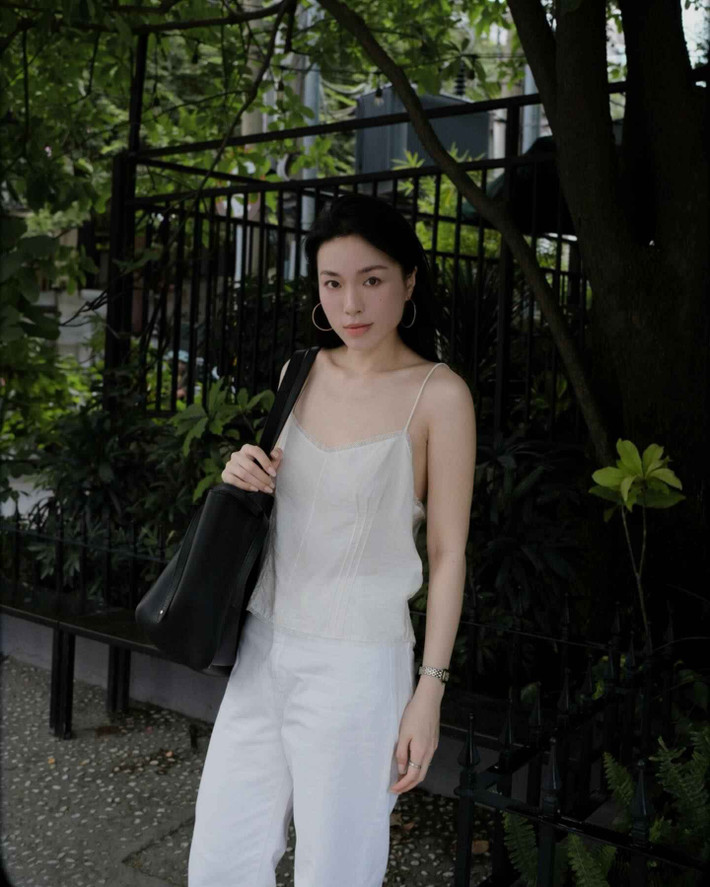 Nữ beauty blogger này thường nhận nhiều lời khen về vẻ ngoài xinh đẹp và có cuộc sống sang chảnh đáng ngưỡng mộ.