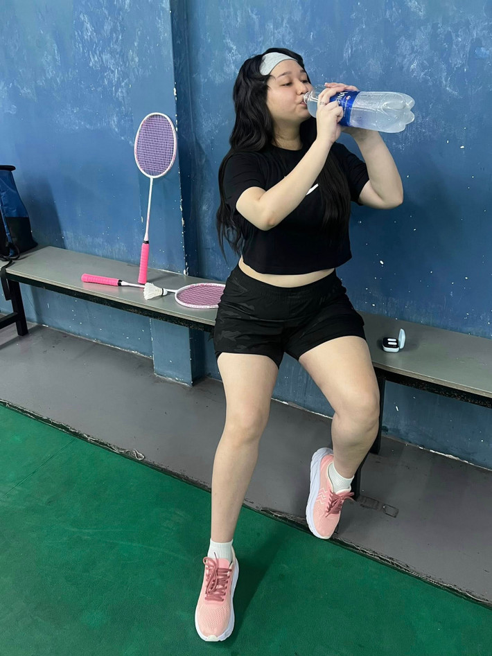 Thời điểm trước, Trúc Anh thừa nhận cô cảm thấy stress, tự ti khi phải nghe những bình luận tiêu cực về việc “phát tướng” so với hình ảnh mảnh mai, “nàng thơ” từng nổi tiếng trong bộ phim Mắt biếc.