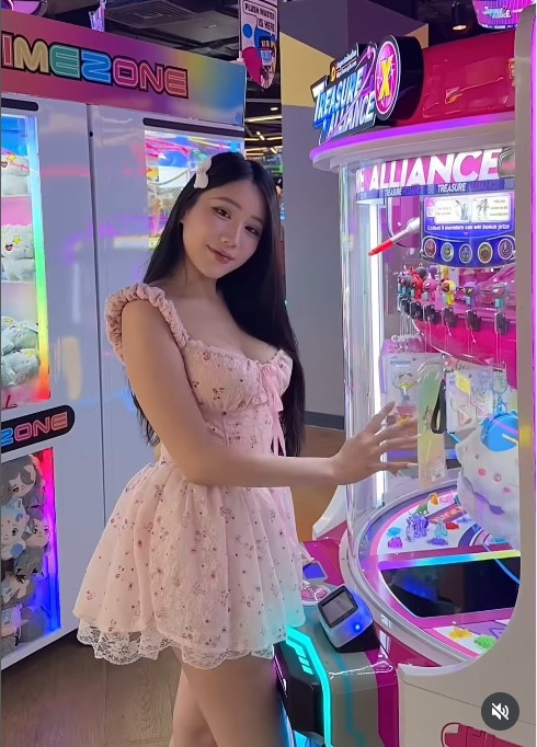 Yogurt Ng bắt đầu con đường livestream chuyên nghiệp vào năm 2020. Ban đầu, việc này chỉ là một sở thích, nhưng sau đó cô đã phát triển nó thành một công việc nghiêm túc. Ảnh sử dụng trong bài: Instagram nhân vật.